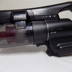 ！美品！シャープスティッククリーナー　EC-FR5　ラクティブエアー　２０２３年製　スタンド付属　スティック掃除機　コードレス軽量掃除機　ハンディー掃除機　カークリーナーの画像
