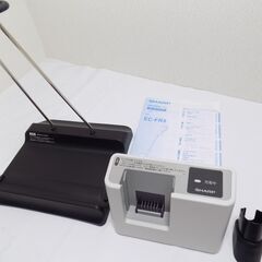 ！美品！シャープスティッククリーナー　EC-FR5　ラクティブエアー　２０２３年製　スタンド付属　スティック掃除機　コードレス軽量掃除機　ハンディー掃除機　カークリーナーの画像