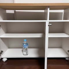 キャスター付きチェスト
の画像