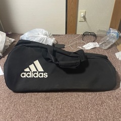 adidas アディダスのラケットバッグ？の画像