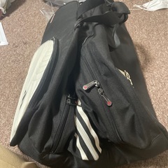 adidas アディダスのラケットバッグ？の画像