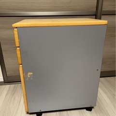 キャビネット(キャスター付き)の画像