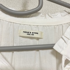 𝗙𝗥𝗘𝗔𝗞'𝗦 𝗦𝗧𝗢𝗥𝗘 ワンピース シャツの画像
