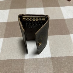 決まりました★
10/13までお取引き限定800円！ルイヴィトン6連キーケースの画像