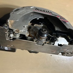 makita マキタ　 165mm充電式マルノコ　 本体のみ　HS631D ジャンク品の画像