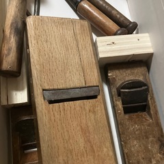 【大工道具】　箱も差し上げます　カンナ　大　中　小　豆カンナ　ノミ大小　目地小手の画像