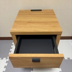 ニトリ　サイドテーブルの画像