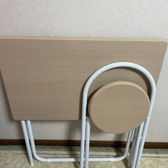 折りたたみ式デスクの画像