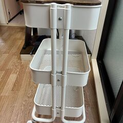 キャスター付きワゴンの画像