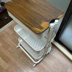 キャスター付きワゴンの画像