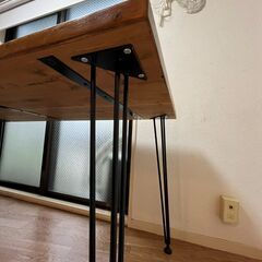 ダイニングテーブルの画像