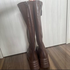 ブラウンブーツ　厚底の画像