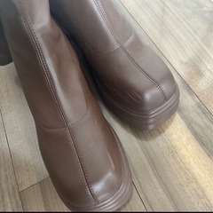 ブラウンブーツ　厚底の画像