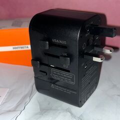 【未使用】変換プラグ 降圧（200V⇒100V）機能・USBポート付きの画像
