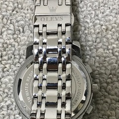 OLEVS 時計の画像