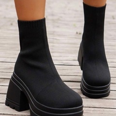 ショートブーツ　厚底ブーツの画像