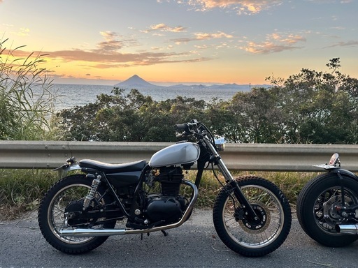 250trトラッカー