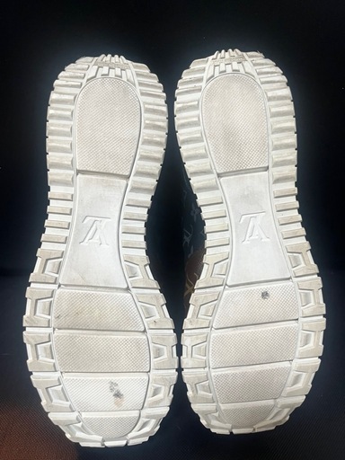 28cmから28.5cmVUITTON