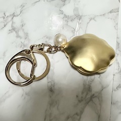 🤍バラのきーキーホルダーの画像