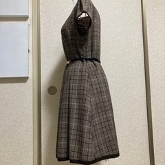 チェックワンピース　ビジュー付きの画像