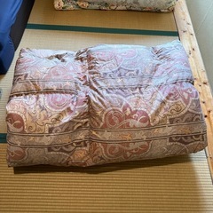寝具 シングル　羽毛掛布団 10枚以上ありますの画像