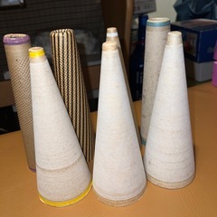 毛糸巻きコーンの画像