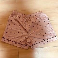 GU XL サテンパジャマセットアップの画像