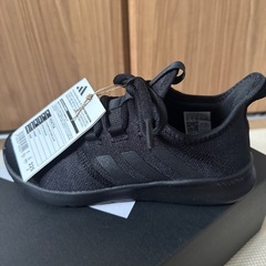 adidas　スニーカーの画像