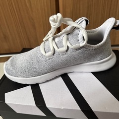 adidas　スニーカーの画像