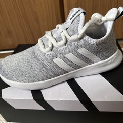 adidas　スニーカーの画像