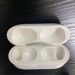 Apple　AirPods Pro 本体 充電ケース付きの画像