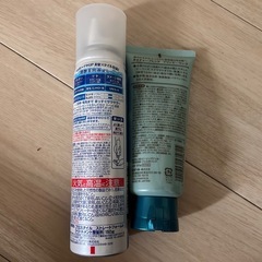 ヘアスプレーとピーリングジェルの画像