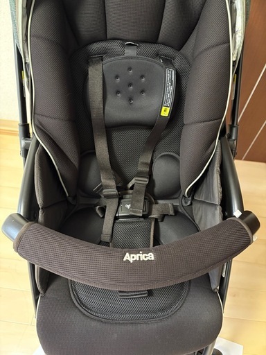 アップリカ Apriaca　ラクーナ ビッテ クッション