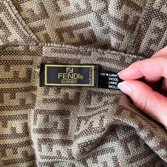 【FENDI】ストール ロゴ マフラー ブラウン 防寒の画像