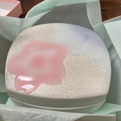 蓋付き容器の画像