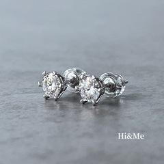 人工ダイヤモンドのピアスの画像