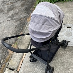 Apricaベビーカーの画像