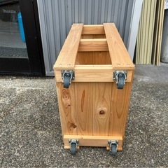 木目　2段　キャスター付き　棚の画像
