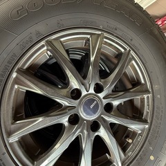 235/70R16アルミタイヤスタッドレスタイヤの画像