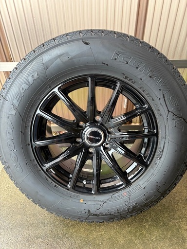 スタッドレスタイヤ 265/65R17
