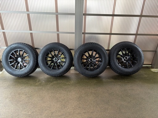 スタッドレスタイヤ 265/65R17