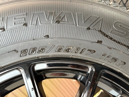 スタッドレスタイヤ 265/65R17