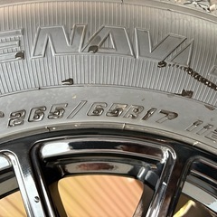 スタッドレスタイヤ 265/65R17の画像