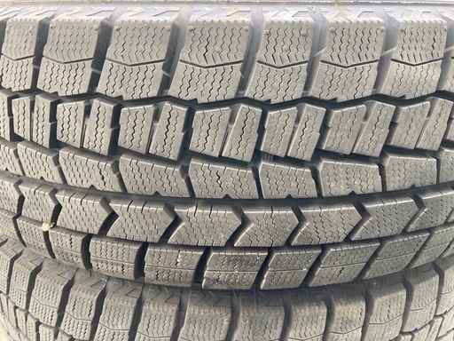 DUNLOP 195/60R17 24年製　冬タイヤ