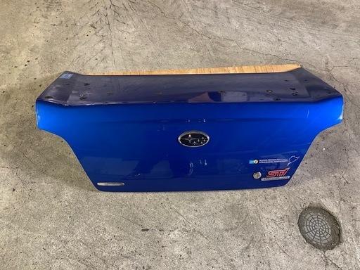 GDB STI 純正トランク