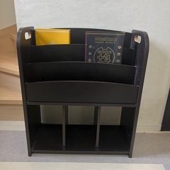 絵本棚の画像