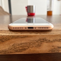 iPhone8  ＊  64GBの画像