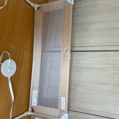 カトージ　ポータブルベッドガードの画像