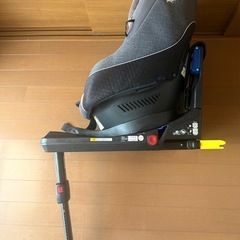 限定カラー　アップリカ　クルリラ　プレミアム　ISOFIX 回転式　シートベルトの画像