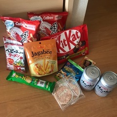 ビールとお菓子の画像